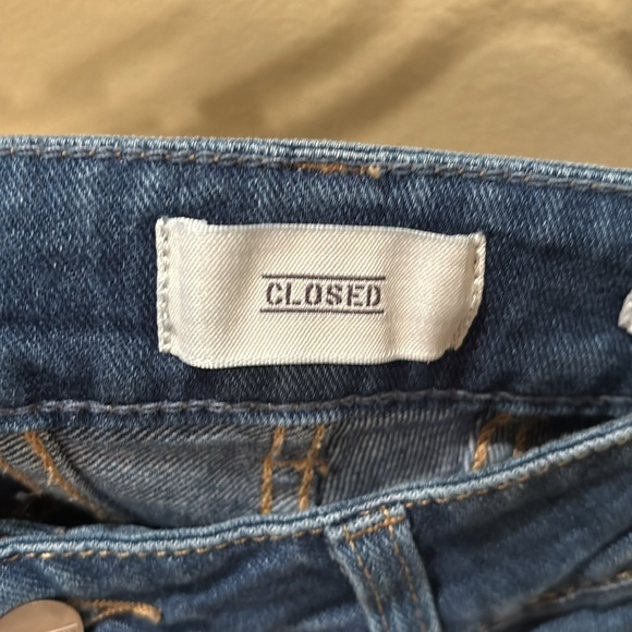 Closed woman's blue jeans made in Italy with orangic cotton. - Picture 3 of 15